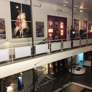 49010886_1831993546926729_8730753860827611136_n